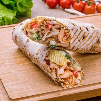 Шаурма с курицей Standart в Гурманъ по цене 520 ₽