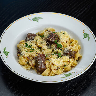 Орекьетте с говяжей щекой и соусом на белом вине в Шалом Берман по цене 590 ₽