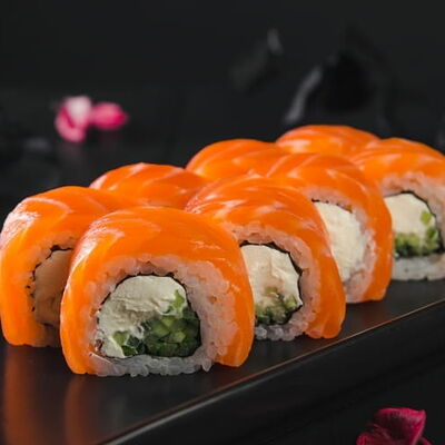 Филадельфия с огурцом в Sushi7 по цене 873 ₽