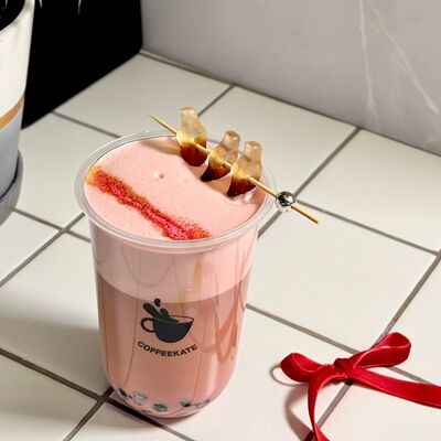 Бабл кофе Кола-Клубника в COFFEEKATE по цене 500 ₽