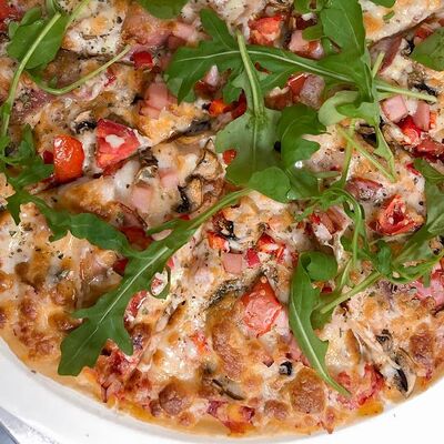 Пицца Лаки плюс в Баловень С по цене 820 ₽