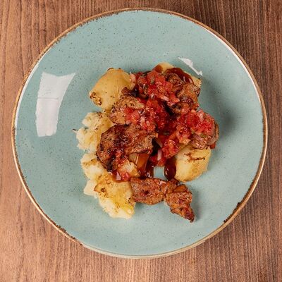 Свинина с картофелем в Гриль Бар Понеслось по цене 690 ₽