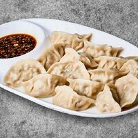 Пельмени с креветкой и чесночной травой в Koonjoot