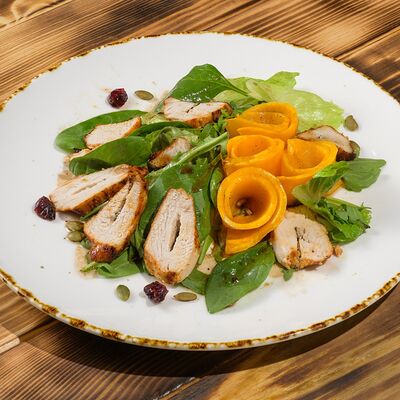 Салат с запечённой тыквой в Ресторан Мангал по цене 560 ₽