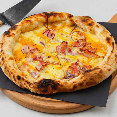 Пицца Карбонара в Pizzeria by Cheeseria по цене 840 ₽