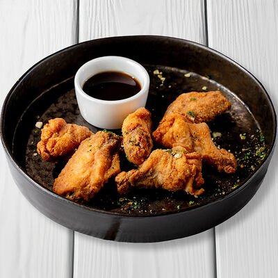 Куриные крылья в соусе чивас в Перчини по цене 790 ₽