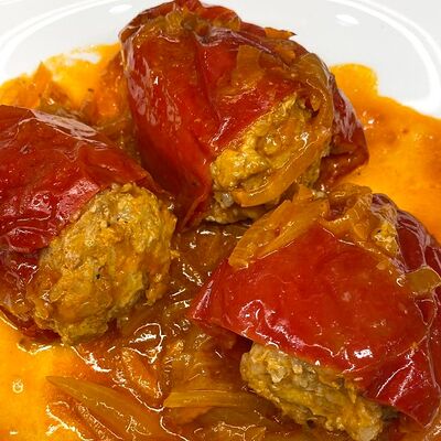 Перцы фаршированные в Бистро шеф по цене 175 ₽