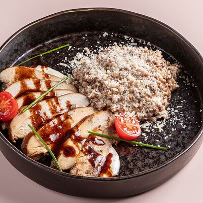 Гречотто с сыром пармезан и куриной грудкой в Avgust13 по цене 1150 ₽