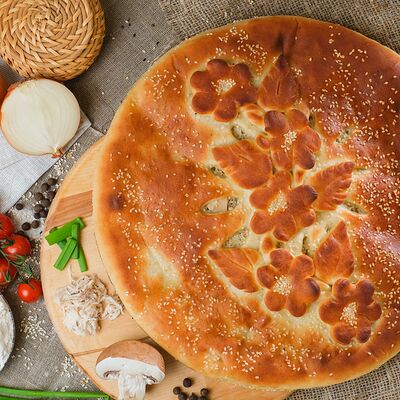 Пирог с куриной грудкой и шампиньонами в Пироги по-коми по цене 2099 ₽