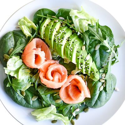 Зелёный салат с лососем и авокадо в Дом еды по цене 419