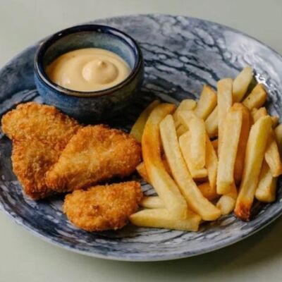 Наггетсы куриные с картофелем фри в SET по цене 440 ₽