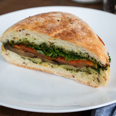 Сэндвич вегетарианский в Mememeal по цене 160 ₽