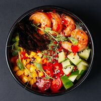 Поке с тигровой креветкой в Umami