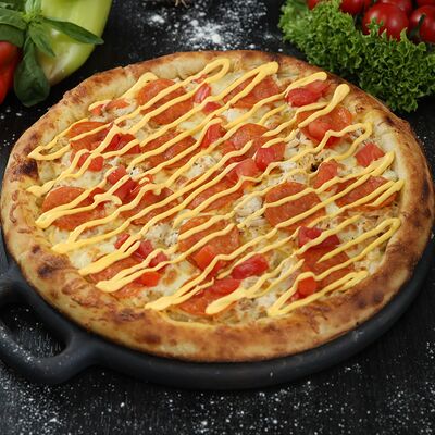 Пицца Сырный цыплёнок 22 см в Loca Pizza по цене 630 ₽