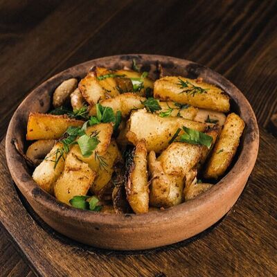 Картофель, жаренный с грибами в Сапфир Premium HITS & GRILL по цене 380 ₽