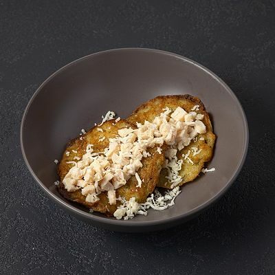 Драники с курицей и сыром в Pelmen House по цене 380 ₽