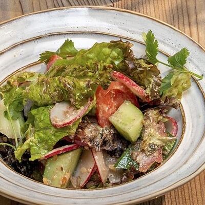 Грузинский овощной салат в Хочу Пури по цене 545 ₽