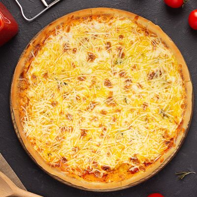 Пицца Четыре сыра в Осетинские пироги Виктория по цене 1100 ₽