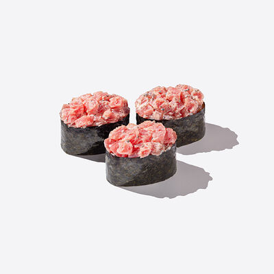 Гунканы с трюфельным соусом mini в Много лосося по цене 365 ₽