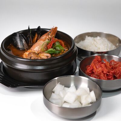 Суп Хэмультан с морепродуктами в Тэхо по цене 830 ₽