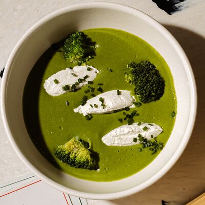 Крем-суп из шпината с сыром лабне в MAYAR по цене 625 ₽