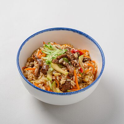 Говядина Wok с рисом в NYUSURI корейская кухня по цене 490 ₽