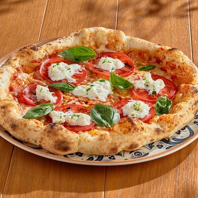 Пицца томаты, страчателла в Russo Italiano по цене 860 ₽