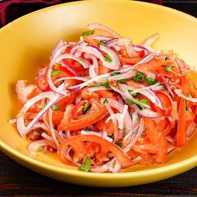 Салат Ачик-чучук в Aliya Uz-Food по цене 449 ₽