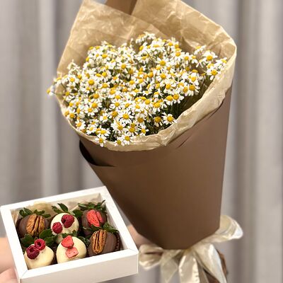 Комбо-набор №28 в Клубника по цене 4590 ₽