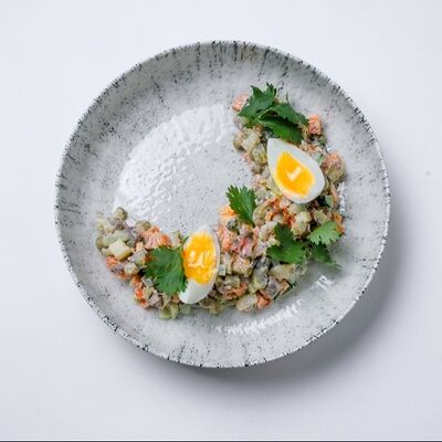 Оливье с телятиной в Базар по цене 400 ₽