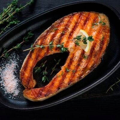 Стейк из форели на мангалев Шашлык Центр на Углях по цене 899 ₽