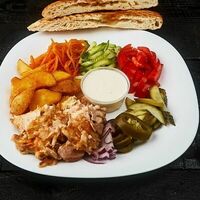 Шаверма на тарелке в Шавэ