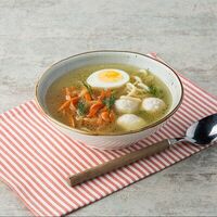 Куриный суп с фрикадельками, лапшой и яйцом в Или