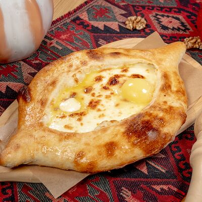 Хачапури по-аджарски Патара в Хинкальная 63 по цене 460 ₽