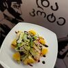 Салат из говядины с апельсинами в соусе от шефа в Keto & Kote Грузинская кухня по цене 625
