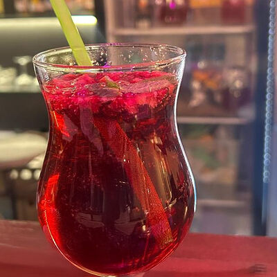 Безалкогольный Лимонад Клубника-малина в ОстроVok по цене 380 ₽