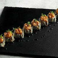 Ролл со спайси лососем и мясом краба в Sea-Тория
