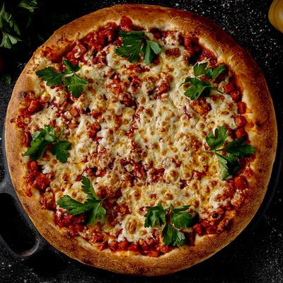 Пицца Мясное ассорти 30 см в Hot Pizza по цене 870 ₽