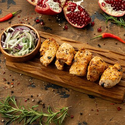 Шашлык из филе индейки в Вкусно есть всё на углях по цене 960 ₽