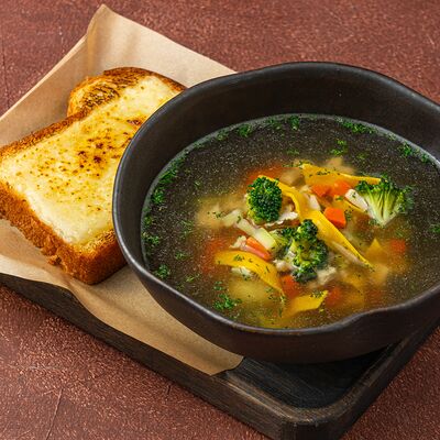 Куриный суп с тальятелле, картофельными клёцками и брокколи в Привет по цене 550 ₽