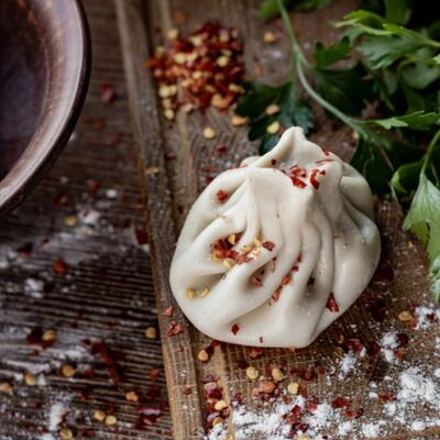 Хинкали со свининой и зеленью в Хинкальня по цене 4 р.