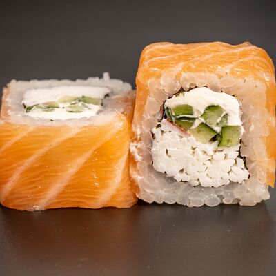 Филадельфия с крабом в Сакура по цене 800 ₽