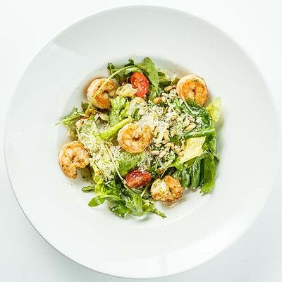 Грин-салат с креветками в Перчини на огне по цене 540