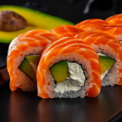 Филадельфия с авокадо в Sushi7 по цене 913 ₽