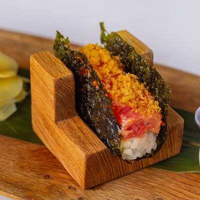 Хэндролл с тунцом в Leto по цене 600 ₽