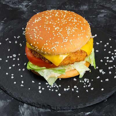 Бургер Фишбургер с семгой в География по цене 600 ₽