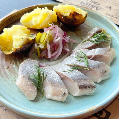 Сельдь с печеным картофелем в Romero steak по цене 420 ₽