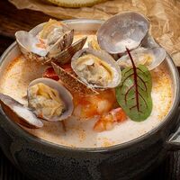 Чаудер с морепродуктами в Trinity Irish Pub