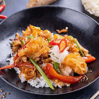 Чикен Райс с коралловыми гребешками в кисло-сладком соусе в SushiDays по цене 318 ₽