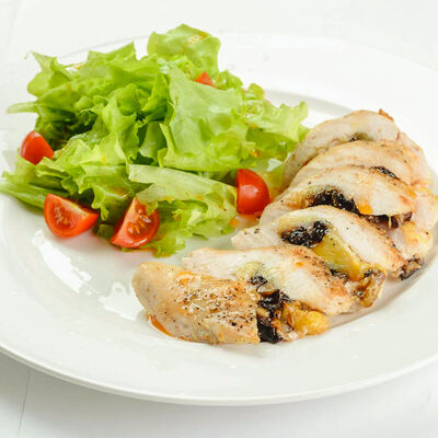 Грудка с черносливом в БамБуши по цене 325